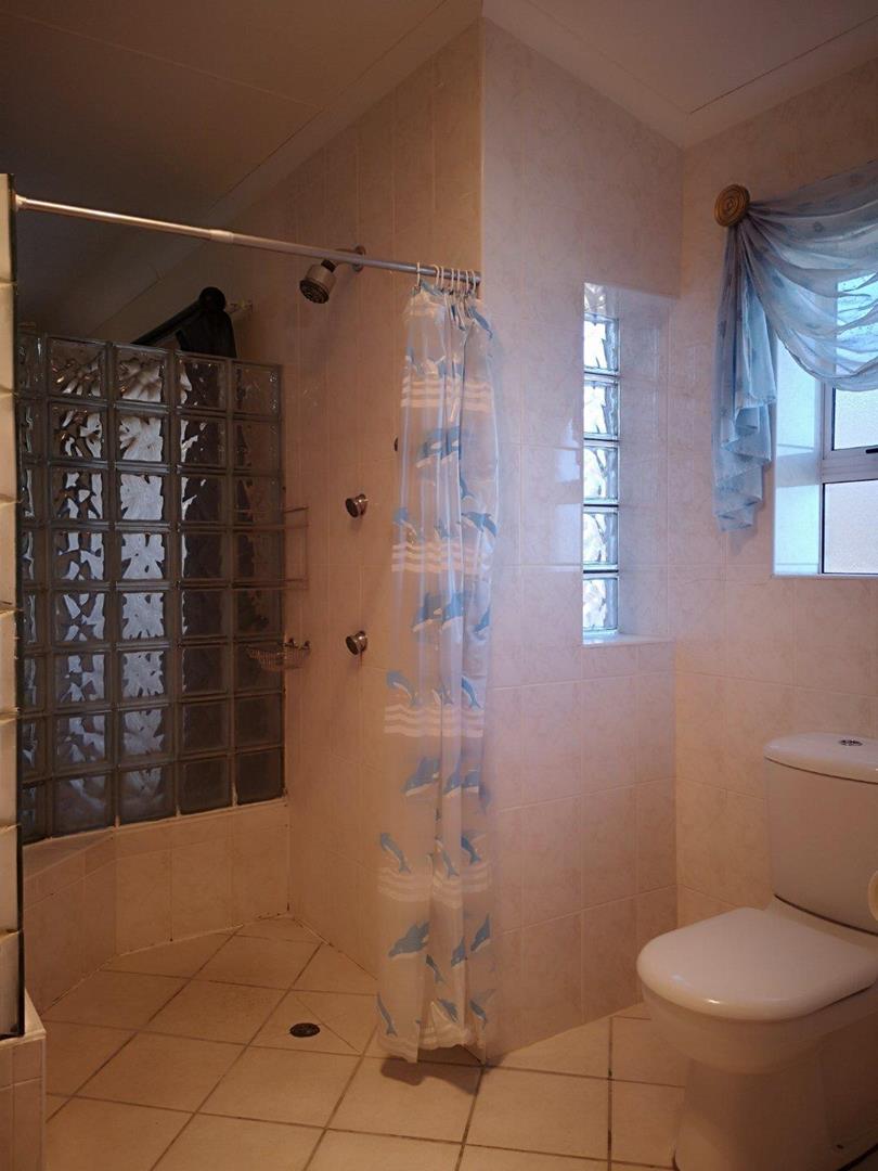 5 Bedroom Property for Sale in Menkenkop Western Cape